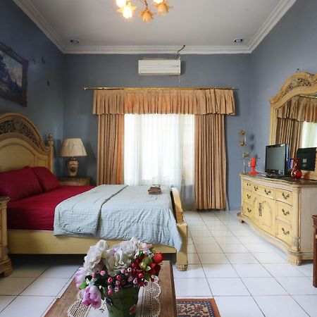 Villa Sri Manganti Jakarta Luaran gambar