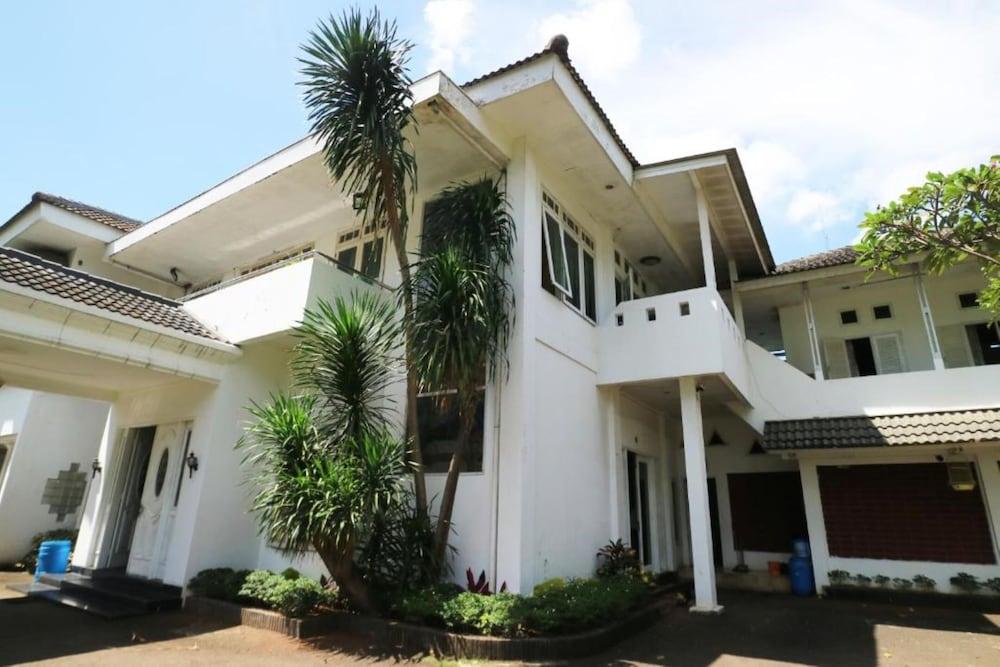 Villa Sri Manganti Jakarta Luaran gambar
